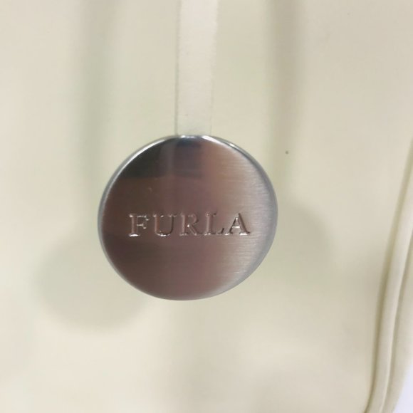 50% OFF  Authentic Furla Italian leather Cream shoulder bag - Picture 2 of 11
